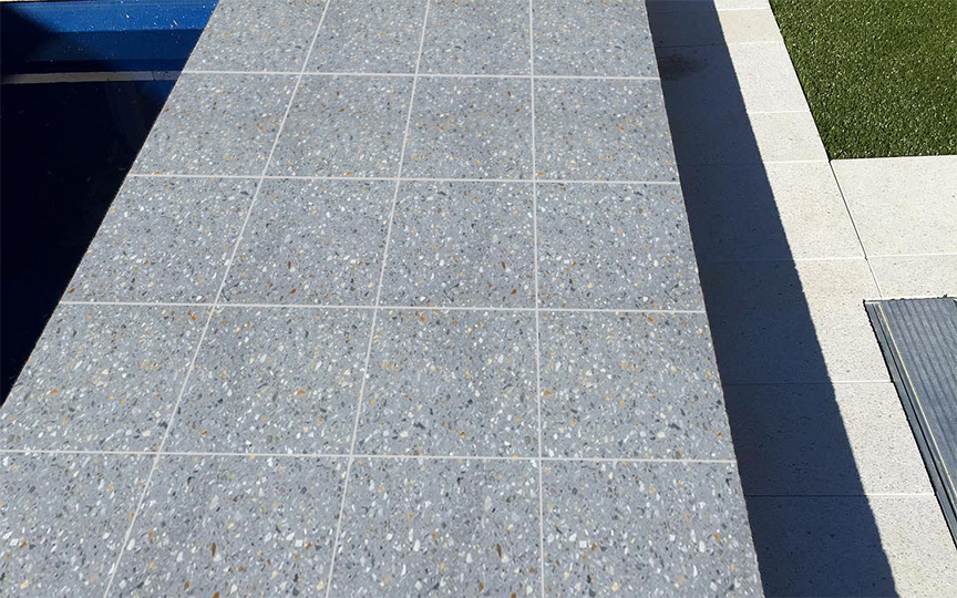 Silver Exposed Aggregate Paver